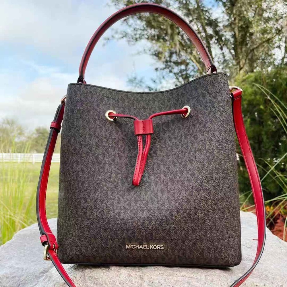 💕NWT Michael Kors Bucket Bag + wallet - Picture 8 of 14